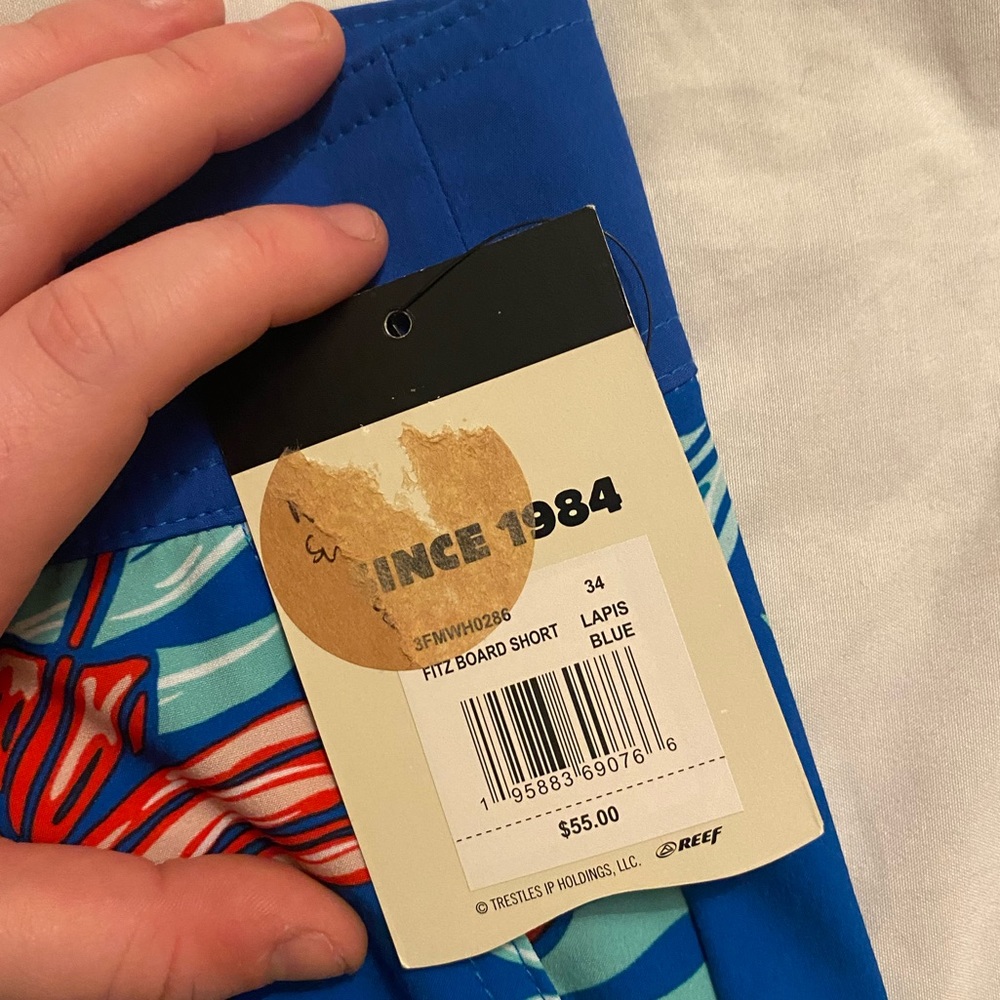 New with tags Mens reef swim shorts - Picture 2 of 3